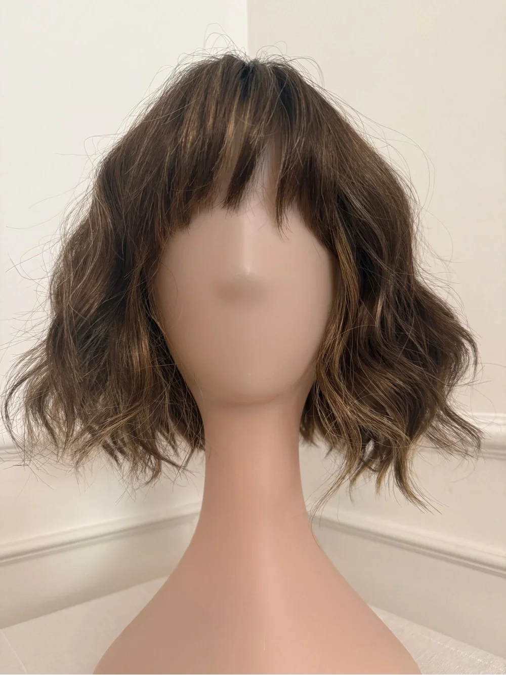 Women’s Short Wavy Wig with Bangs Fringe in Rooted Brown with Subtle Highlights